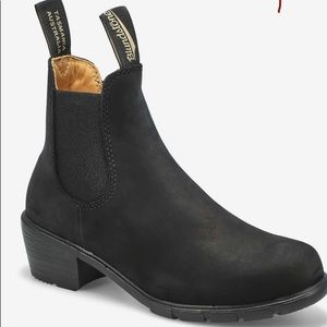 Blundstone Chelsea boots!
